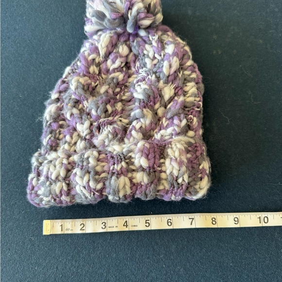 Headed to the snow? Need to stay cozy and get it quick? I ship ASAP! Zoom in👀 - Picture 2 of 15